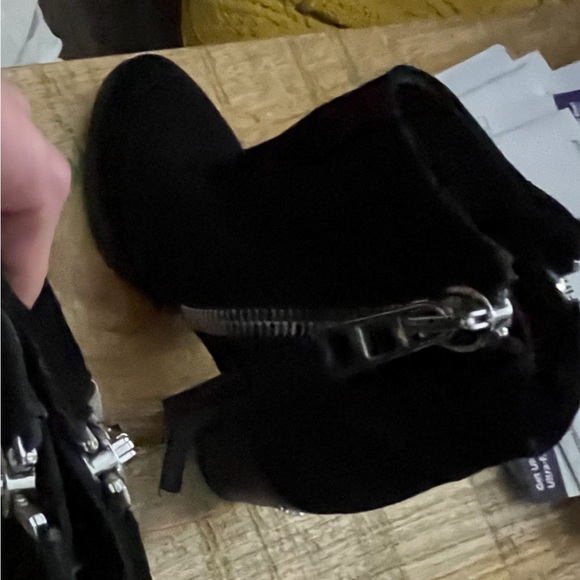 ZADIG AND VOLTAIRE BLACK BOOTIES (WORN ONCE) TRENDY AND COOL😎 SIZE 9 (39) - Picture 5 of 11